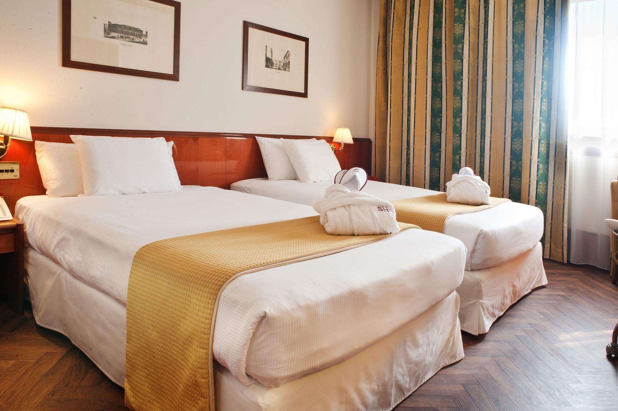 סאן מרטינו בואון אלברגו Hotel Catullo מראה חיצוני תמונה