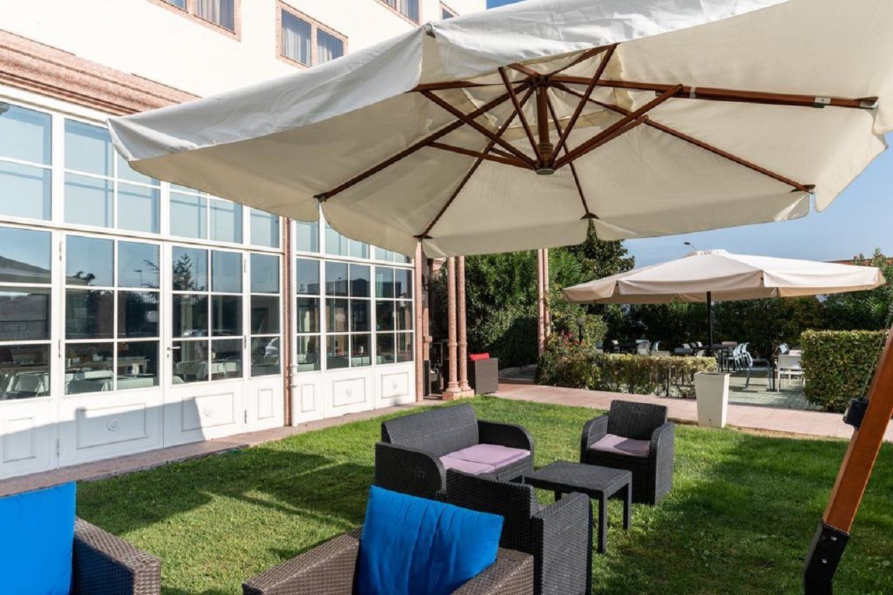סאן מרטינו בואון אלברגו Hotel Catullo מראה חיצוני תמונה